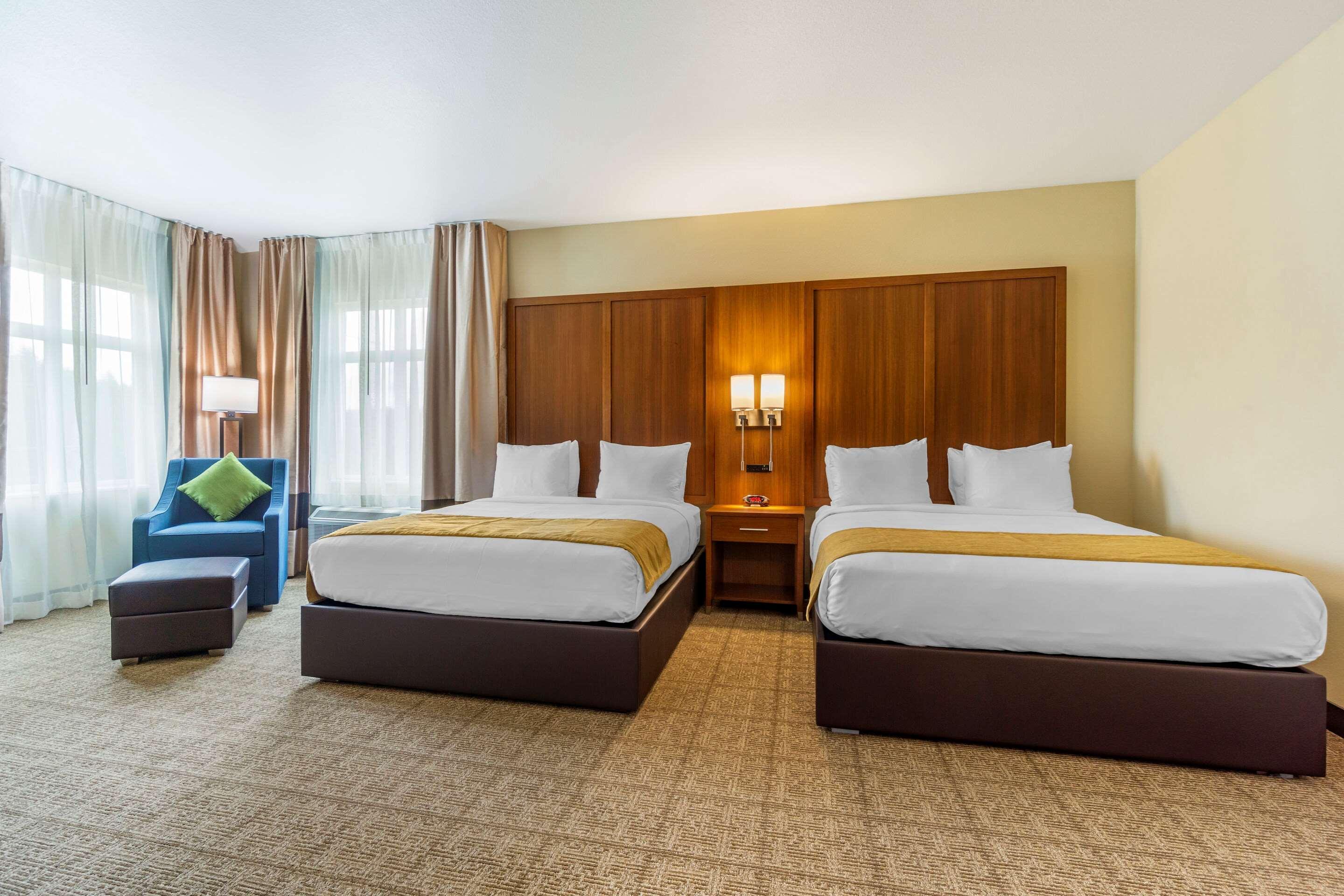 Comfort Inn & Suites Lakewood By Jblm Eksteriør bilde