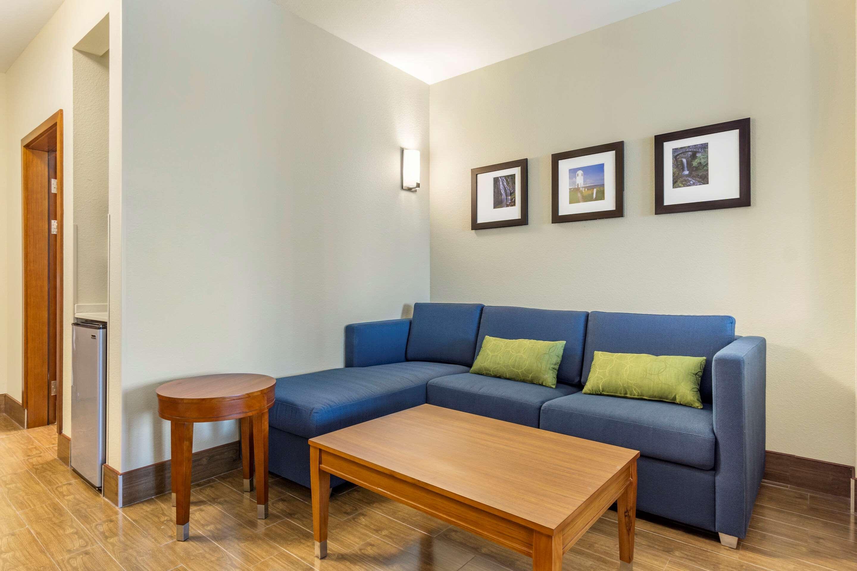 Comfort Inn & Suites Lakewood By Jblm Eksteriør bilde