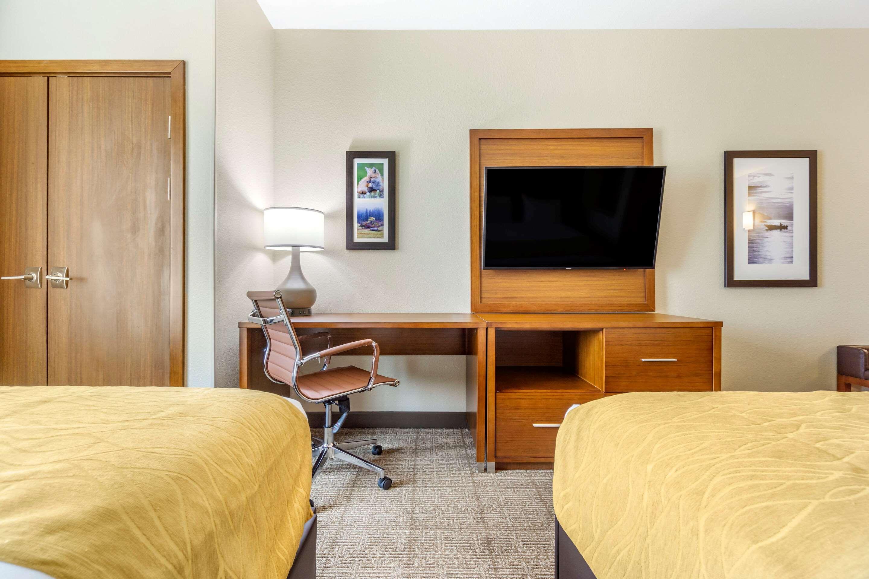 Comfort Inn & Suites Lakewood By Jblm Eksteriør bilde