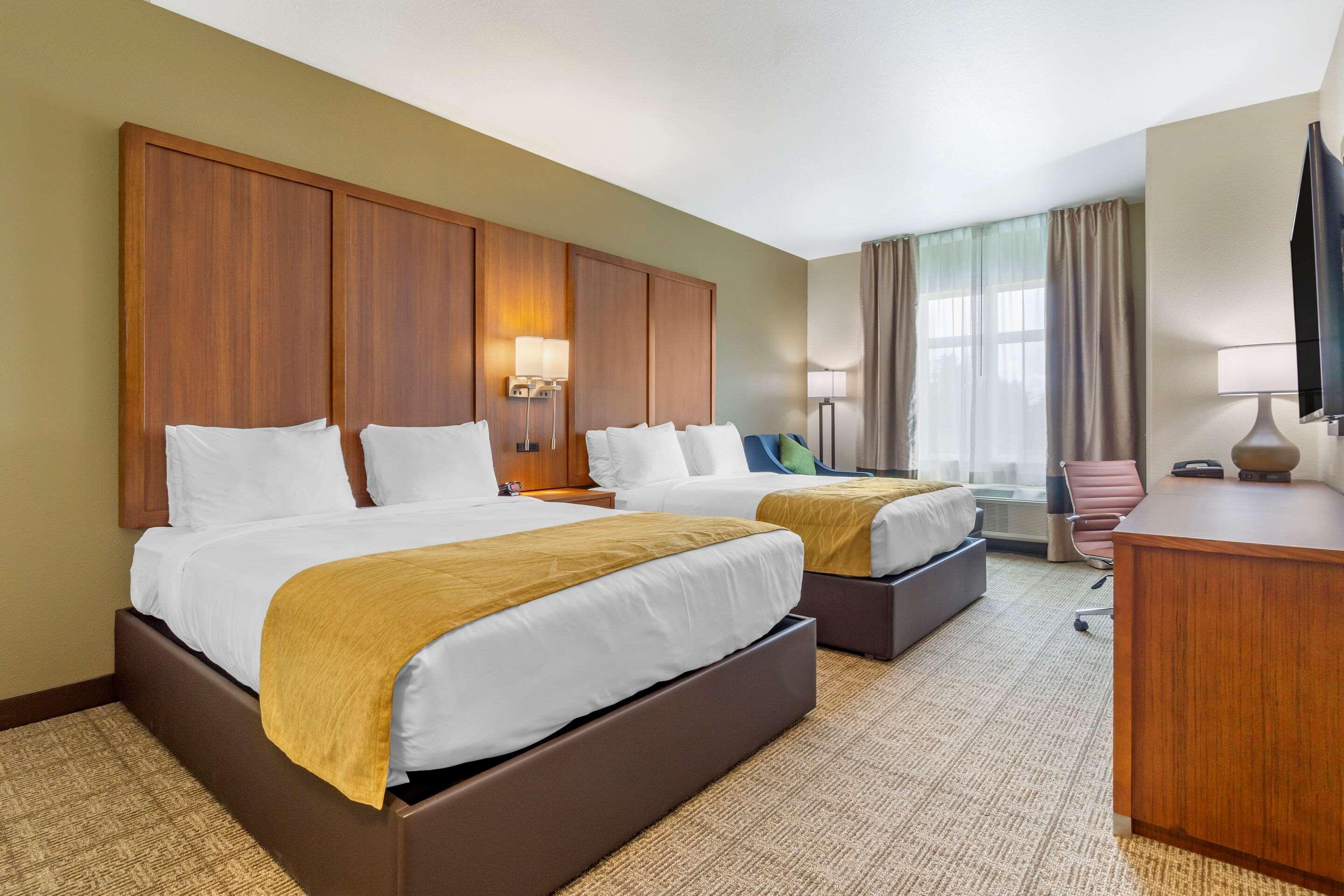 Comfort Inn & Suites Lakewood By Jblm Eksteriør bilde