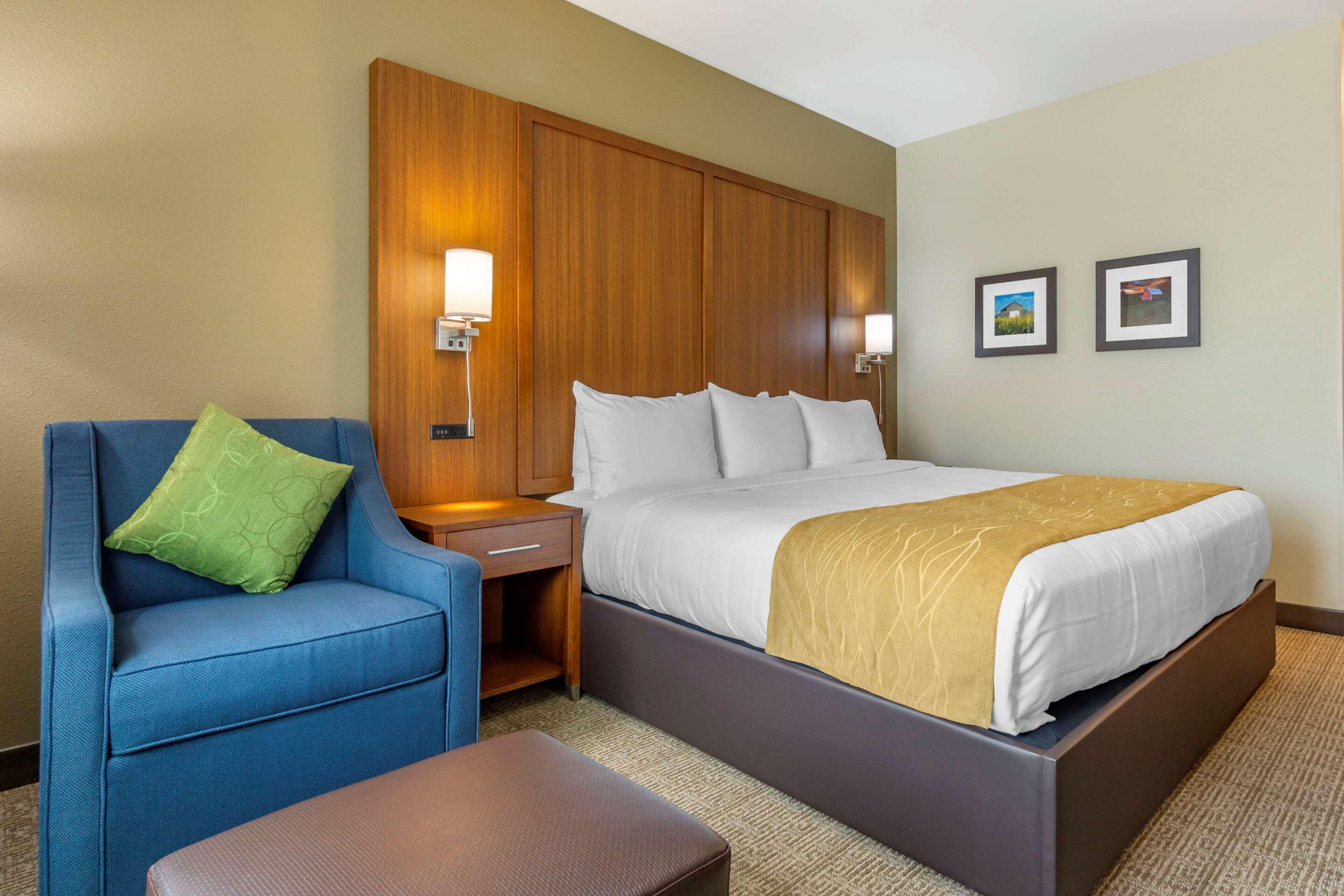 Comfort Inn & Suites Lakewood By Jblm Eksteriør bilde