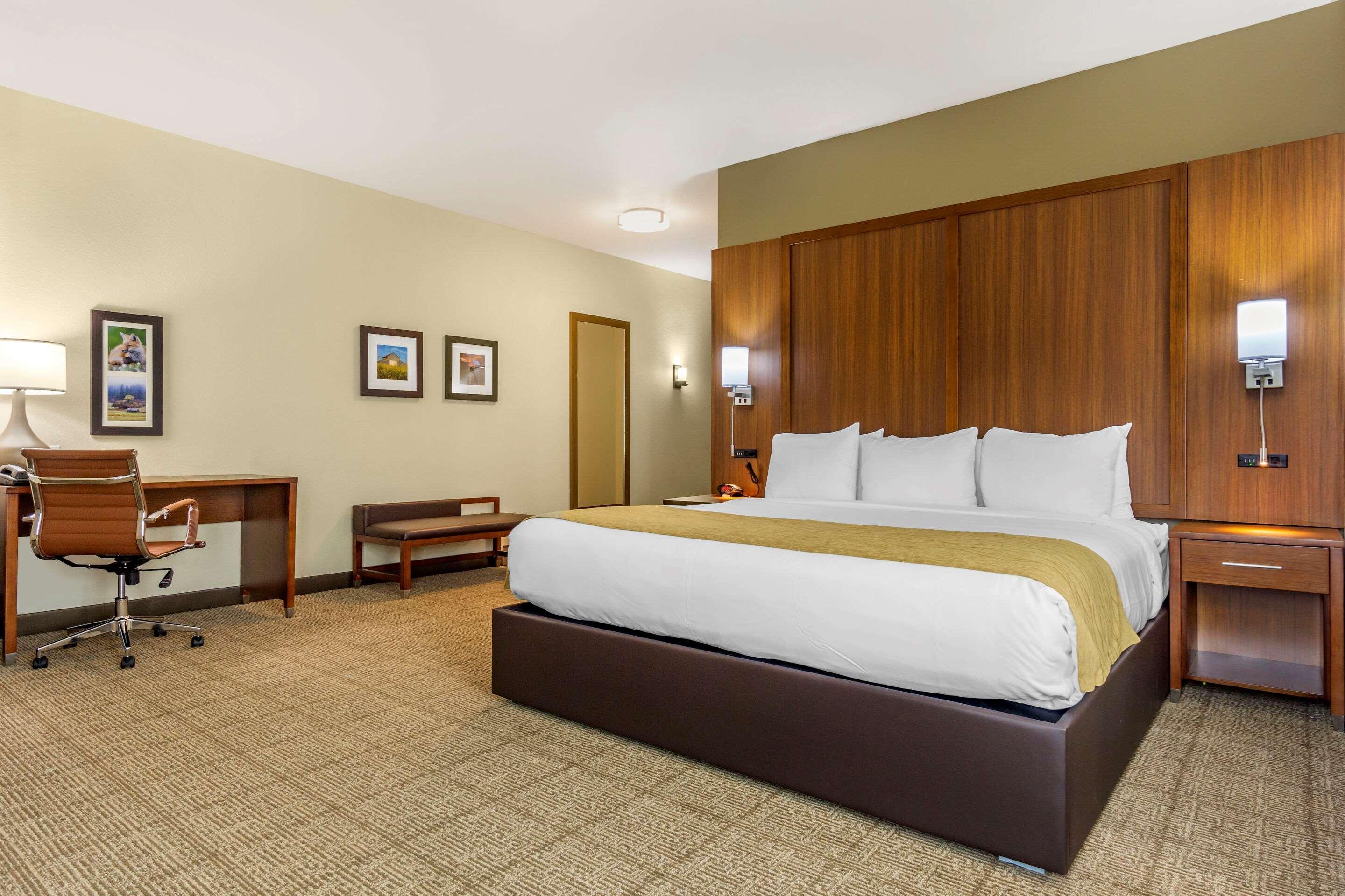 Comfort Inn & Suites Lakewood By Jblm Eksteriør bilde