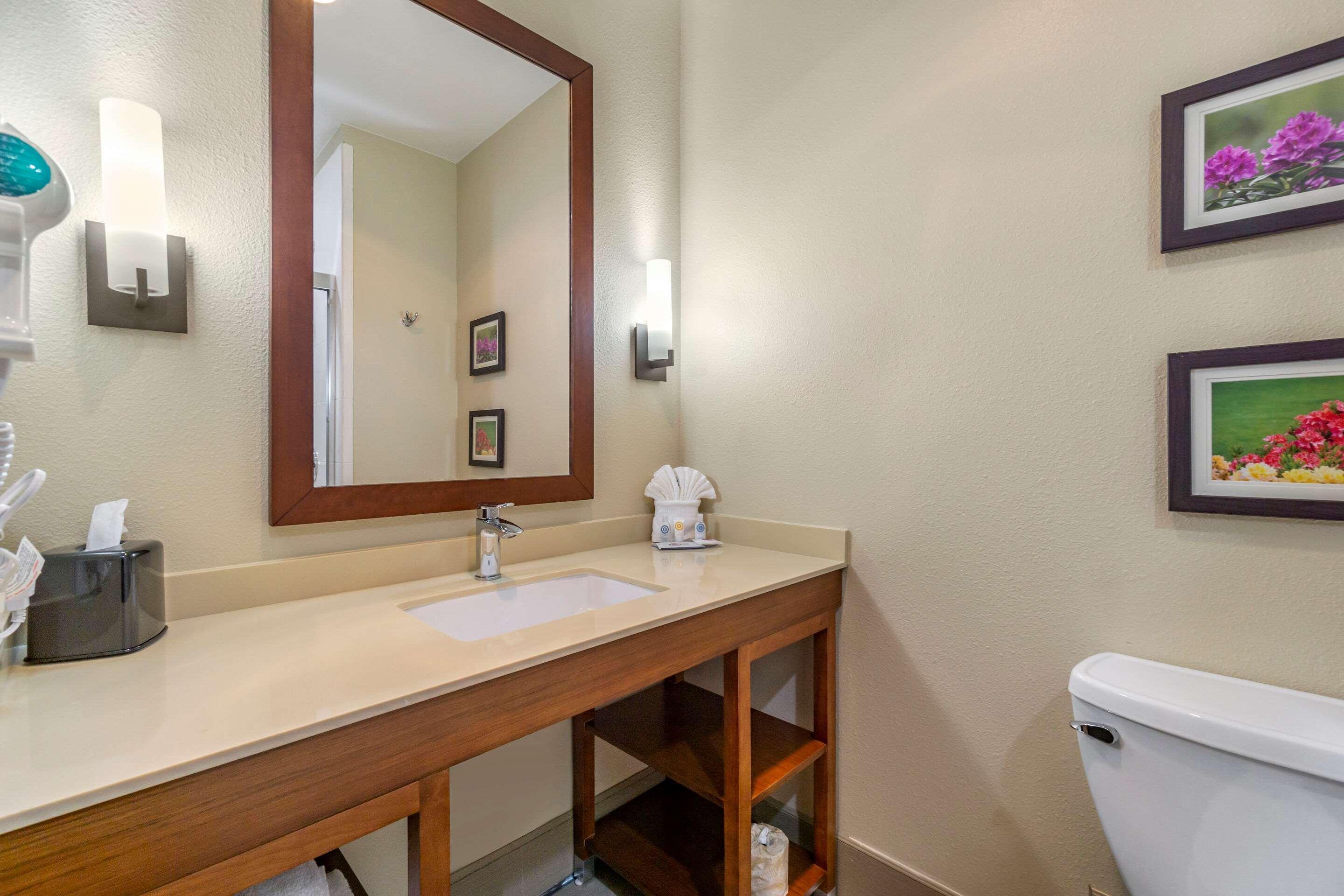 Comfort Inn & Suites Lakewood By Jblm Eksteriør bilde